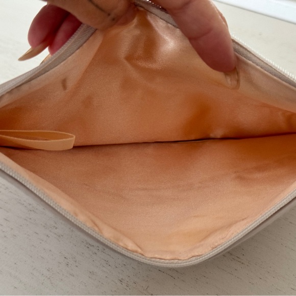 Dermablemd Makeup Pouch - Picture 3 of 4